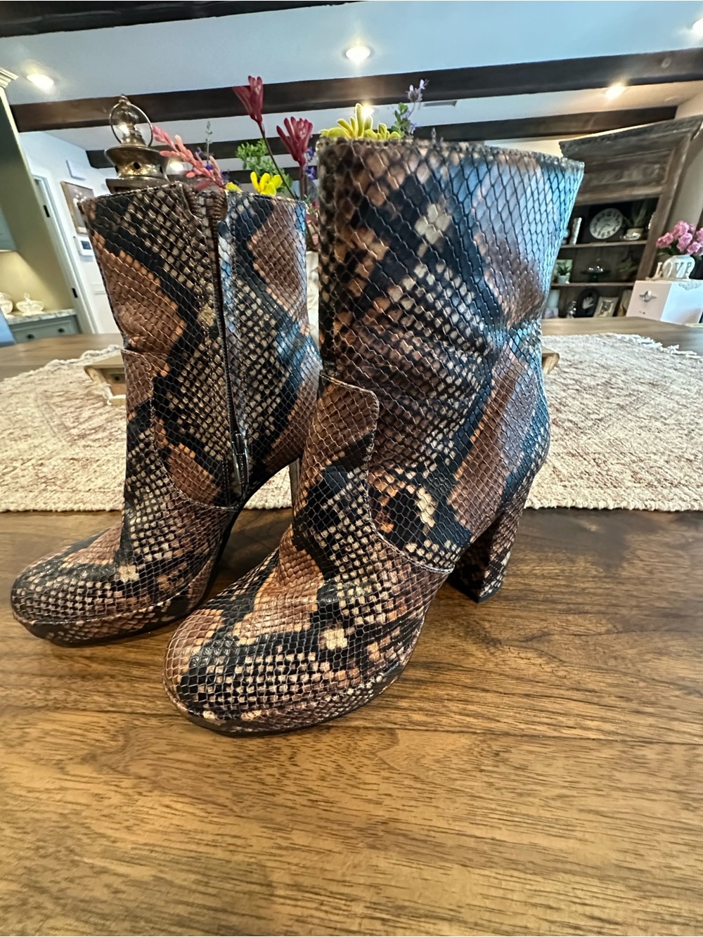 Vince Camuto Snakeskin Booties Leather Jemeria Block Heel Size 8